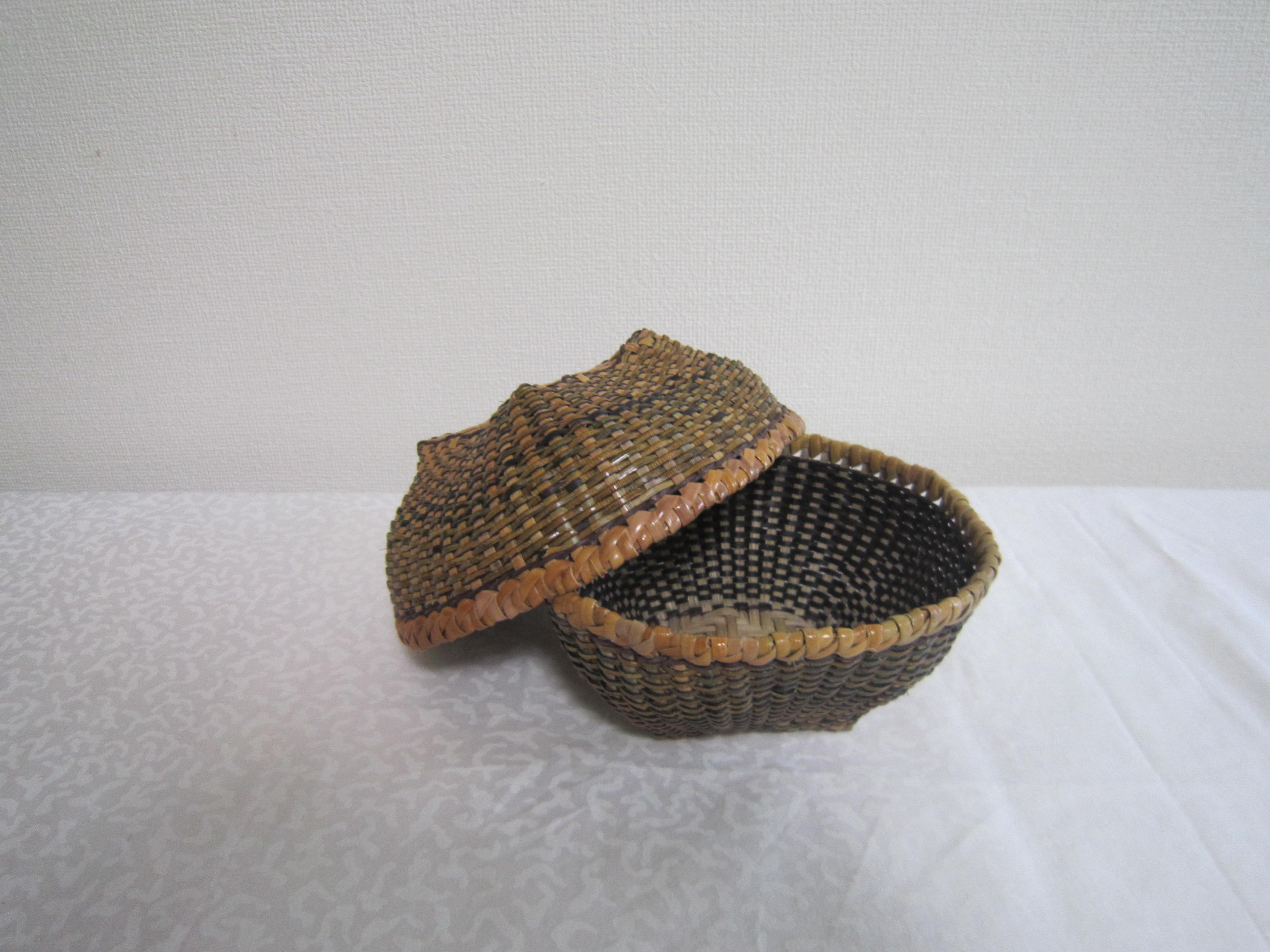 つるを編む・籐工芸のイメージ