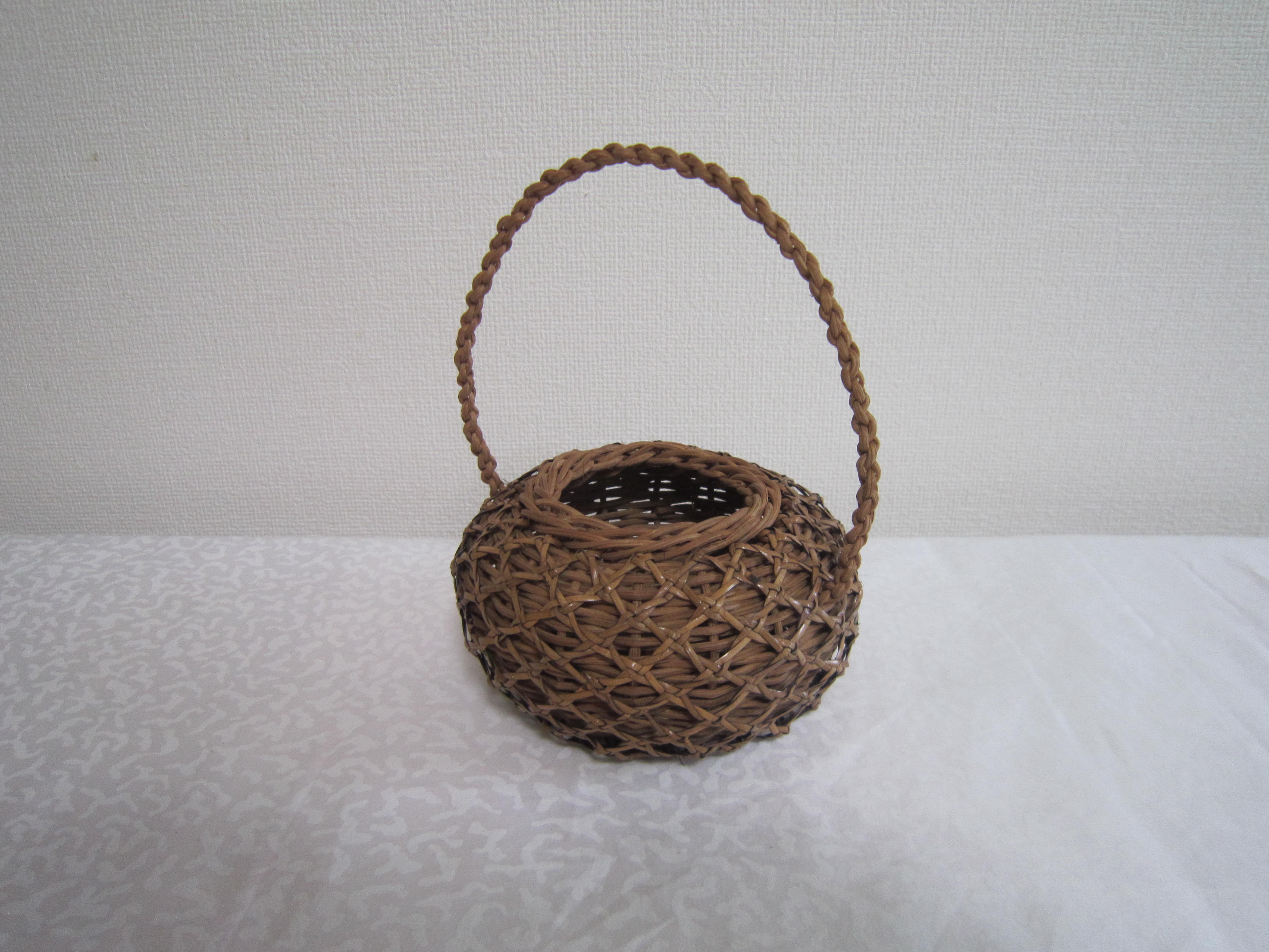 つるを編む・籐工芸のイメージ
