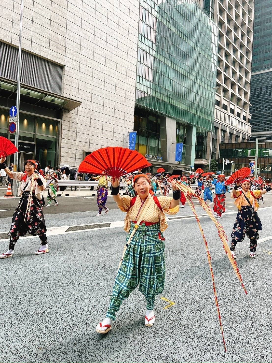 笑顔で南京玉すだれのイメージ