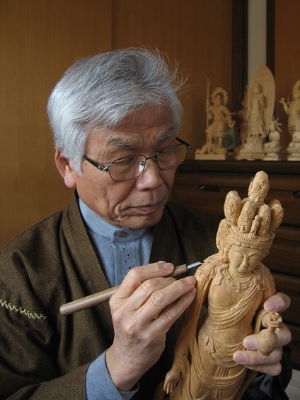 楽しい仏像彫刻のイメージ